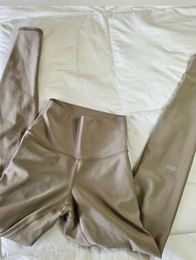 Yoga High-Waist Airlift Leggings in Gravel or a similar beige/taupe shade.